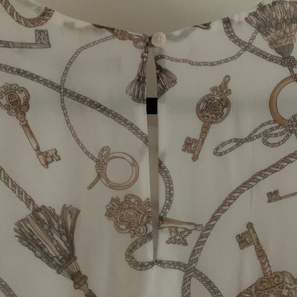 WHBM NWT Blouse, Key & Tassel print, Lined Bodice, Button at neckline, Long Slv - Picture 5 of 9